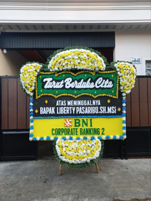 Papan Bunga Duka di Parupuk Tabing
